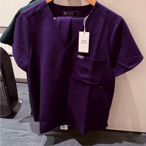 FIGS Scrub Set – Size L (Top & Pants) – New With Tags – Purple Jam